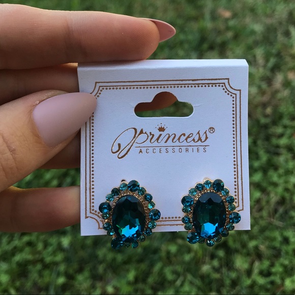 New Beautiful earrings - Picture 4 of 5